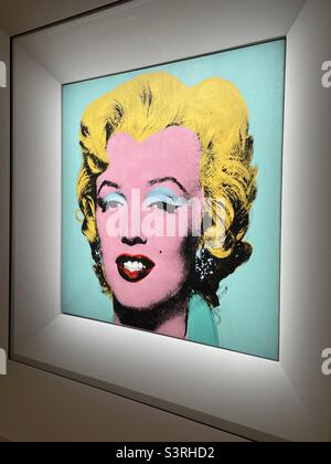 Andy Warhols ikonisches Gemälde von Marilyn Monroe, ausgestellt in einem Auktionshaus, New York City, USA, 2022 Stockfoto