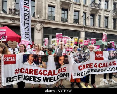 TUC, Wir fordern mehr: März und Kundgebung, Samstag, 18. Juni 2022, Portland Place, London - Protest - Care 4 Calais - Flüchtlinge Willkommen Stockfoto