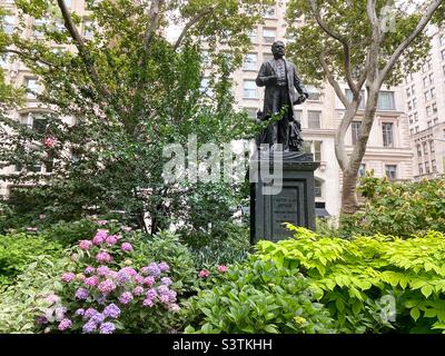 Statue des Präsidenten Chester Arthur im Madison Square, Park im Nomadenbereich von New York City, Manhattan, 2022, USA Stockfoto