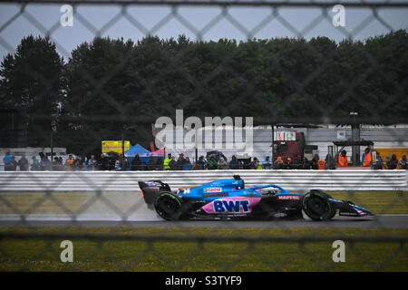 Fernando Alonso beim Qualifying beim Grand Prix von Großbritannien in Silverstone 2022 (wellington gerade)c Stockfoto