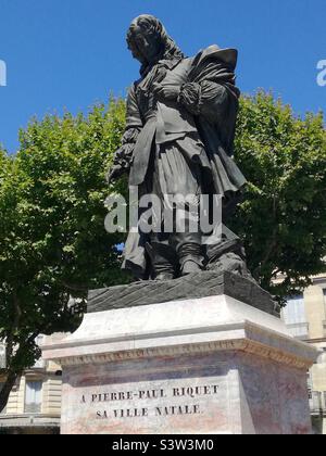 Statue in Erinnerung an Pierre-Paul Riquet, Gründer des Canal du Midi. Beziers, Österreich, Frankreich Stockfoto