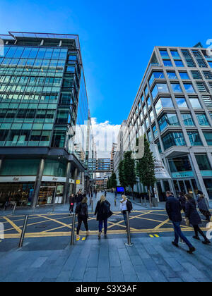 Bars und Apartments am linken seine-Ufer in Spinningfields in Manchester, Großbritannien Stockfoto