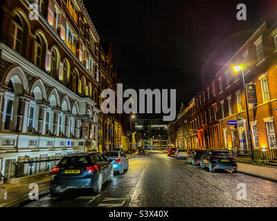 Park Place im Stadtzentrum von Leeds bei Nacht Stockfoto