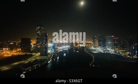 Blick aus der Vogelperspektive auf die Innenstadt von Dubai Stockfoto