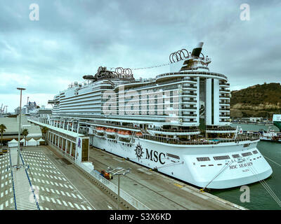 Das MSC Seaview-Kreuzschiff dockte in Barcelona Spanien an Stockfoto