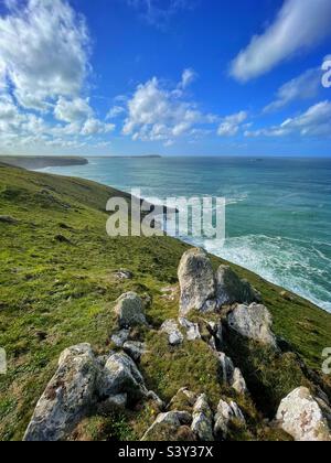 Blick entlang der Küste Nordkornlands in Richtung Trevose Head vom Stepper Point, Oktober. Stockfoto
