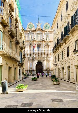 Palazzo Senatorio der Senatssaal, auch bekannt als Palazzo Cavarretta, Trapani, Sizilien, Italien. Stockfoto