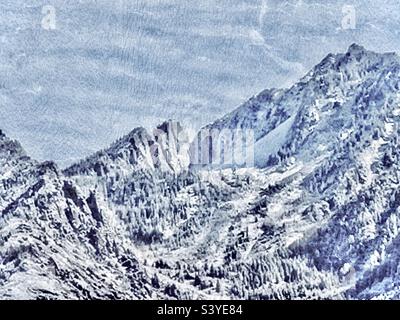 Eine grungige, strukturierte Darstellung eines Fotos der schneebedeckten Wasatch Mountains östlich des Salt Lake Valley in Utah, USA. Diese befinden sich weiter südlich des SLC-Metrogebiets. Weiße, robuste Schönheit. Stockfoto