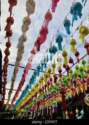 Bunte Papierlaternen im Wat Phan Tao Tempel, Chiang Mai, Thailand Stockfoto