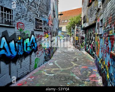 Werregarenstraatje (Graffiti Alley) in Belgien, Gent. Stockfoto