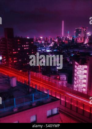 Dystopischer, Cyberpunk-Blick auf Tokio bei Nacht Stockfoto
