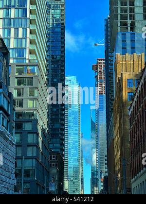 Bürogebäude, Wohnanlagen und Wolkenkratzer in Toronto, Ontario. Stockfoto