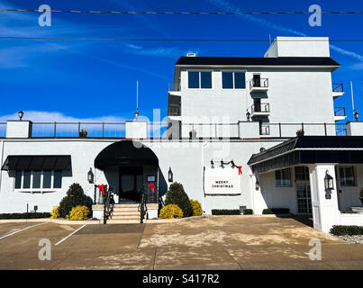 Ein Motel in Cape May, New Jersey während der Weihnachtsferien am 26. Dezember 2022. Stockfoto