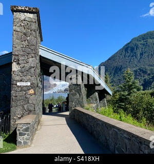 August 2022, Pavilion, Mendenhall Glacier Visitor Center, Tongass National Forest, Juneau, Alaska, Usa Stockfoto