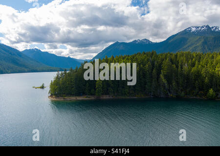 Washington State Lake Cushman im Juni Stockfoto