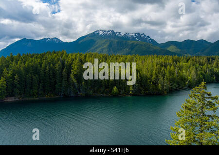 Lake Cushman, Washington State im Juni Stockfoto