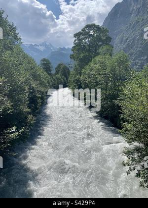 Der Gletscherfluss im Raum Lauterbrunnen der Schweiz Stockfoto