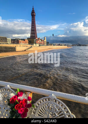 Blackpool Tower vom Nordpier Stockfoto