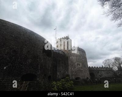 Walmer Castle blickt über den Graben. Erbaut um 1540 in der Zeit von König Heinrich VIII Stockfoto