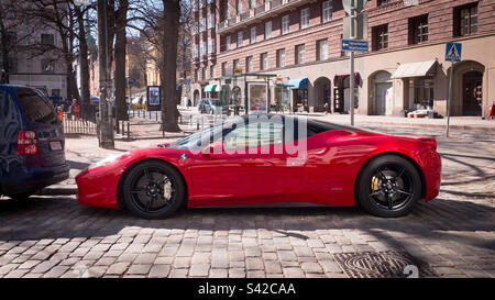 Ferrari 458 Italia parkte auf der Straße Stockfoto