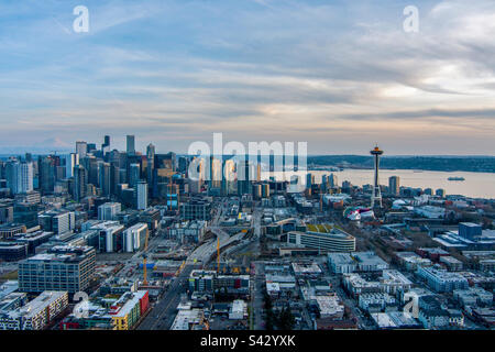 Downtown Seattle bei Sonnenuntergang Stockfoto