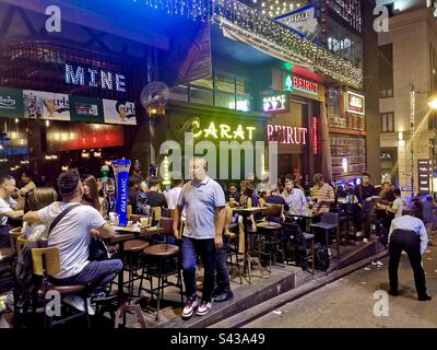 Das pulsierende Lan Kwai Fong Gebiet im zentralen Bezirk von Hongkong. Stockfoto