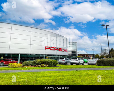 Porsche-Vertragshändler in Leeds Stockfoto