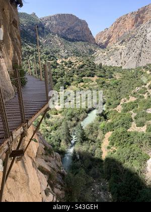 Malerischer Bergweg auf dem El Caminito del Rey Spanien Stockfoto