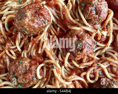 Frikadellen und Spaghetti Stockfoto