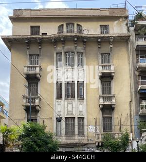 Die Kindheitswohnung von Maria Callas (1923-77) auf Patission in Athen, Griechenland. Die berühmte Operndiva lebte im 7. Stock von 1937-45. Sie wartet auf die Erneuerung als Akademie für Lyrische Kunst Maria Callas. Stockfoto