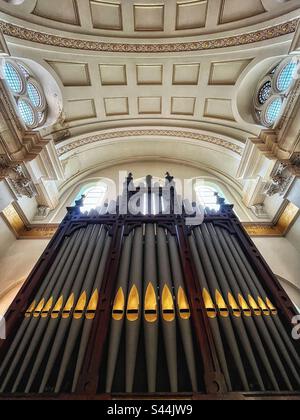 Orgelpfeifen in der St. Thomas's Hospital Chapel in London Stockfoto