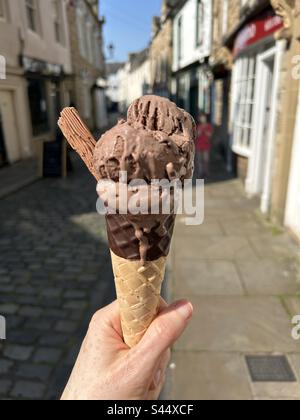 Molly moos Doppelschokoladeneis in Hexham Northumberland Stockfoto