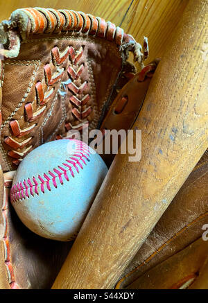 Baseball, Schläger und Handschuh Stockfoto