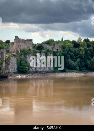 Chepstow Castle am Fluss Wye. Monmouthshire. Stockfoto