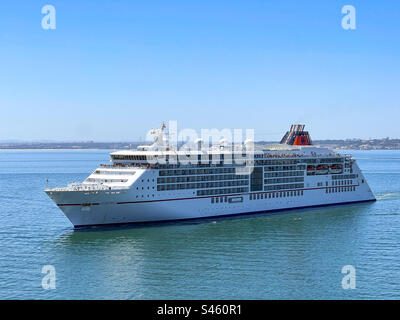 MS Europa 2 Kreuzfahrtschiff, betrieben von Hapag-Lloyd Cruises in Lissabon, Portugal Stockfoto