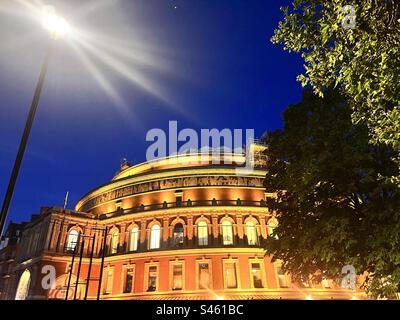 Royal Albert Hall in der Nacht Stockfoto
