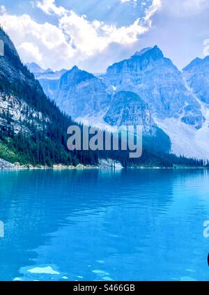 Der fantastische Moraine Lake im Banff National Park, Alberta, Kanada. Stockfoto