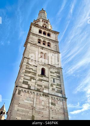 Torre Civica-Ghirlandina, Glockenturm auf der Piazza della Torre in Modena Stockfoto