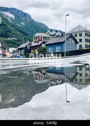 Häuser in Odda Norwegen Stockfoto