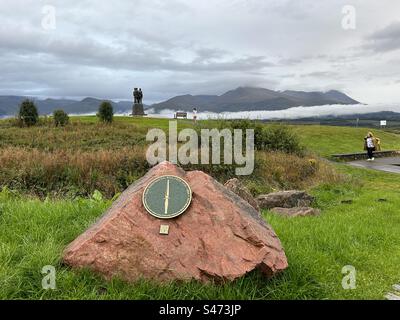 Am Commando Memorial, Spean Bridge, in der Nähe von Fort William in Schottland. Die Gedenkstätte zeigt in Richtung Ben Nevis, dem höchsten Berg Großbritanniens. Stockfoto