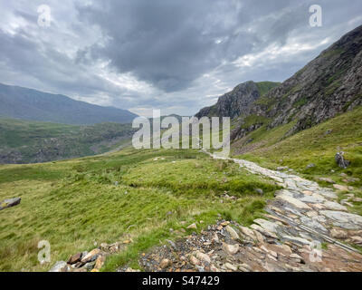 Wandern auf dem PYG Track, Yr Wyddfa (Snowdon) höchster Berg in Wales, Gwynedd, Wales Stockfoto