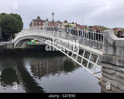 Ha’Penny Bridge in Dublin, Irland. Stockfoto