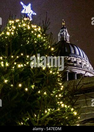 Weihnachten in der St. Paul's Cathedral in London Stockfoto