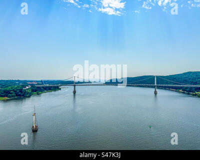 Der Hudson River, vom Walkway über den Hudson zwischen Poughkeepsie und Highland, New York, am 20. August 2023. Stockfoto