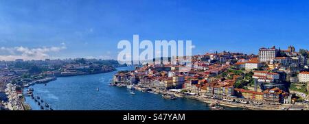 Panoramablick auf Porto und den Fluss Douro Stockfoto