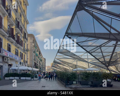 Galleria Garibaldi, Shopping plaza in Neapel, Italien Stockfoto