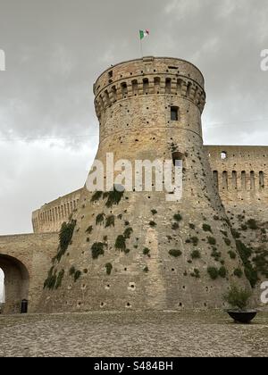 Blick auf die Festung Acquaviva Picena, Region Marken, Italien Stockfoto