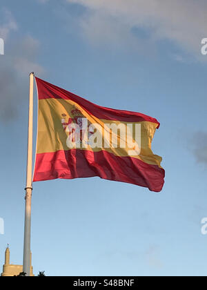 Spanische Flagge winkt Stockfoto