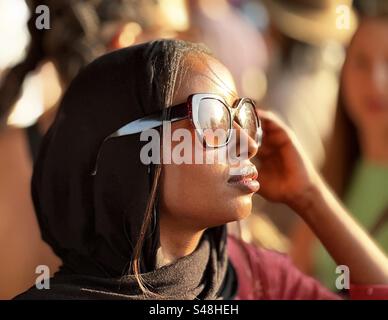 Porträt einer jungen schönen afroamerikanische Frau Stockfoto