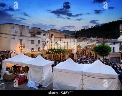 Dörfliches Weinfest: Die „9a Mostra Intercomarcal Tasta Vin’s“, Ascó, Katalonien, Spanien. Stockfoto
